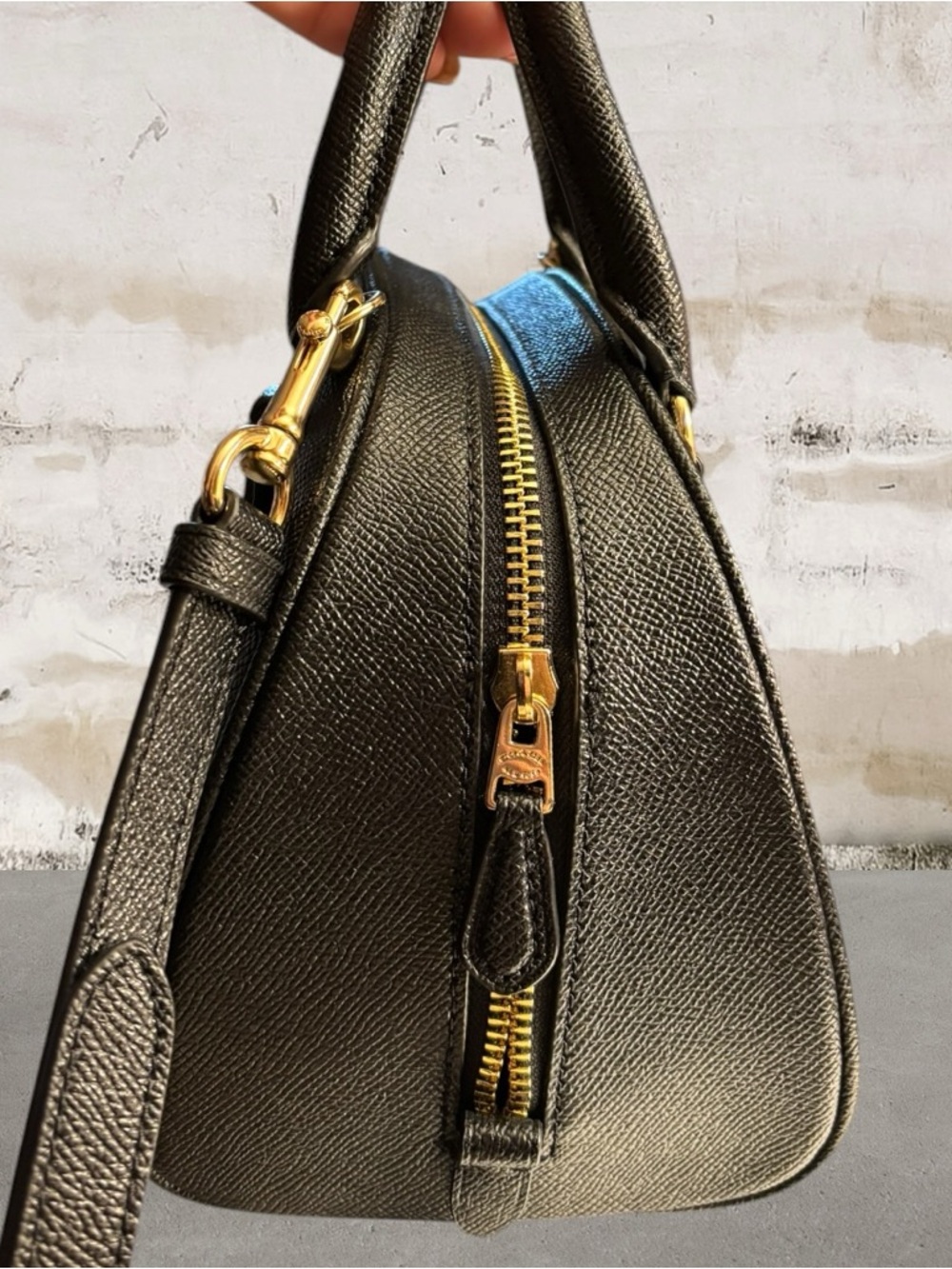 Coach Sydney Satchel in Black NWT - Picture 5 of 9